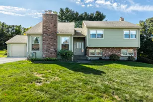 4 Holly Hills Dr, Cromwell, CT 06416 - Photo 1