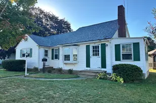 32 Maplewood St, Old Saybrook, CT 06475 - Photo 1