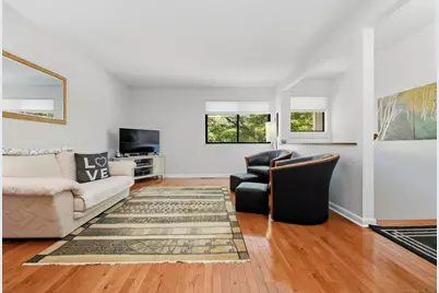 194 Sunrise Hill Road #194, Norwalk, CT 06851 - Photo 2