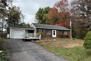 12 Bayberry Hill Rd, Norwich, CT 06360 - Photo 1