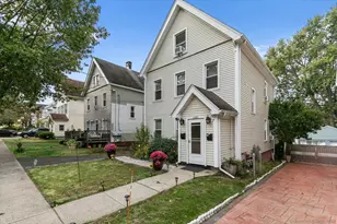1090 Townsend Ave, New Haven, CT 06512 - Photo 1