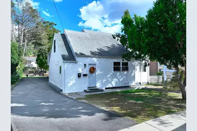 33 Elm Tree Place #front house, Stamford, CT 06906 - Photo 1