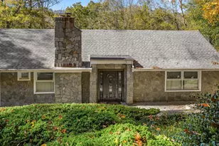 27 Wellington Dr, Stamford, CT 06903 - Photo 1