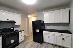 402 Huntington St, New Haven, CT 06511 - Photo 1