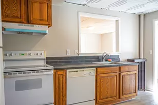 51 Cedar St, Manchester, CT 06040 - Photo 8