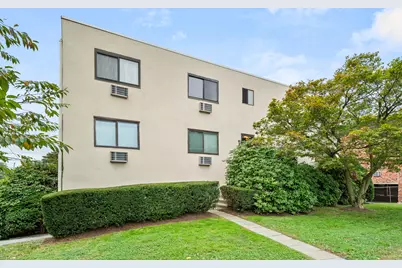 737 Cove Road #D2, Stamford, CT 06902 - Photo 1