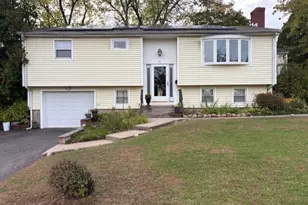 75 Azalea Dr, Middletown, CT 06457 - Photo 1