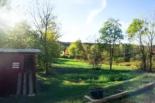 342 Chamberlain Rd, Middletown, CT 06457 - Photo 1