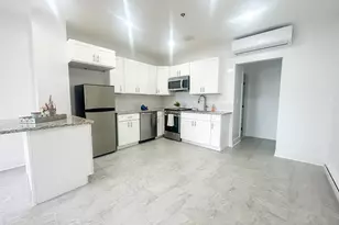 207 Bank St, New London, CT 06320 - Photo 1