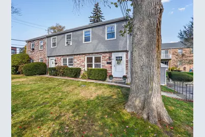 8 Windell Place, Stamford, CT 06906 - Photo 1