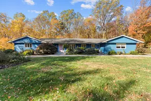 51 Brookwood Dr, Woodbridge, CT 06525 - Photo 1