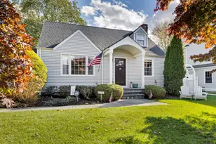 25 Millspaugh Dr, Fairfield, CT 06824 - Photo 1