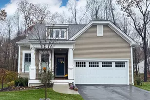 930 Tillinghast Dr, Oxford, CT 06478 - Photo 1