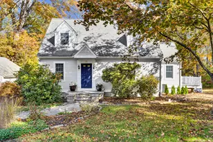 31 Cedarhurst Ln, Milford, CT 06461 - Photo 1