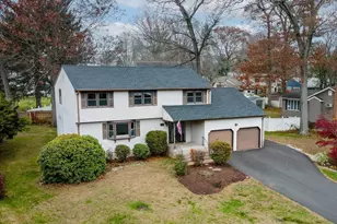 252 Woodmont Dr, East Hartford, CT 06118 - Photo 1