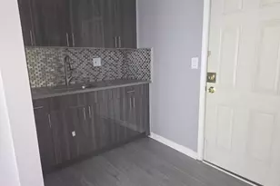 31 Whittier St, Bridgeport, CT 06605 - Photo 1