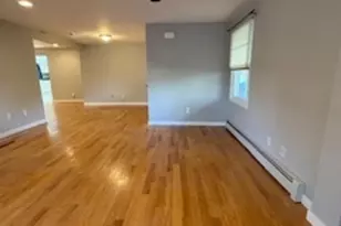 14 Elizabeth St, Branford, CT 06405 - Photo 1