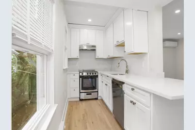 21 Holcomb Avenue #APT 2R, Stamford, CT 06906 - Photo 1