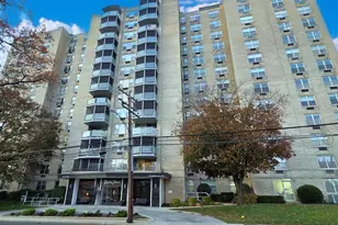 1 Strawberry Hill Ct, Stamford, CT 06902 - Photo 1