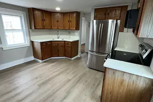 34 Bulkeley Plain, New London, CT 06320 - Photo 1