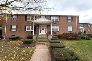 27 Brewster Rd, Glastonbury, CT 06033 - Photo 1