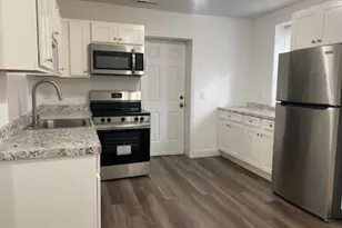 22 Brewster St, Waterbury, CT 06704 - Photo 1