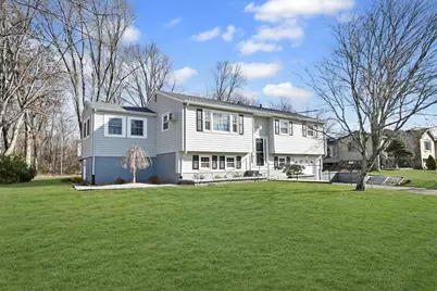 122 Nejako Drive, Middletown, CT 06457 - Photo 1