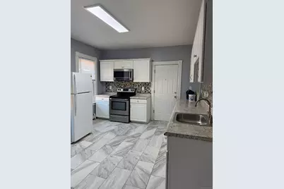 352 Vine Street #2nd Floor, Hartford, CT 06112 - Photo 1