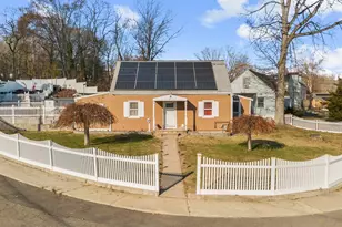 69 Glen Cir, Bridgeport, CT 06610 - Photo 1