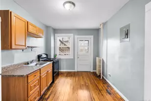 38 Beacon St, Hartford, CT 06053 - Photo 1
