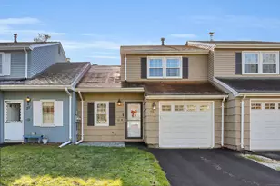 25 Pebble Ct, Newington, CT 06111 - Photo 1