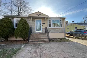 140 Edgewood Ave, Waterbury, CT 06706 - Photo 1