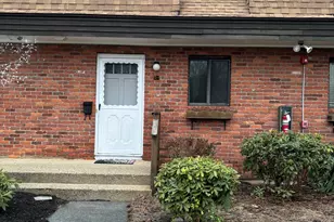 11 King Arthur Dr, East Lyme, CT 06357 - Photo 1