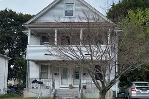 231 School St, Manchester, CT 06040 - Photo 1