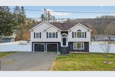 28 Margaret Circle, Naugatuck, CT 06770 - Photo 1