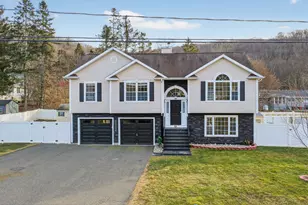 28 Margaret Cir, Naugatuck, CT 06770 - Photo 1