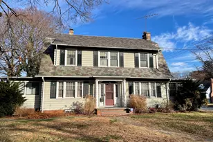 366 Brooklawn Ave, Bridgeport, CT 06604 - Photo 1