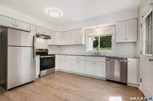 40 Kingsbury Ln, Glastonbury, CT 06033 - Photo 1