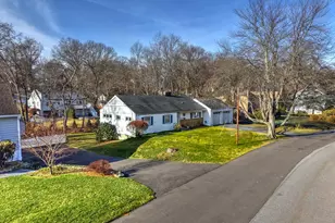 101 Applegate Rd, Fairfield, CT 06825 - Photo 1
