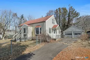 110 Minturn Rd, Bridgeport, CT 06606 - Photo 1