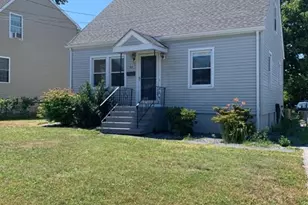 62 W Elderkin Ave, Groton, CT 06340 - Photo 1