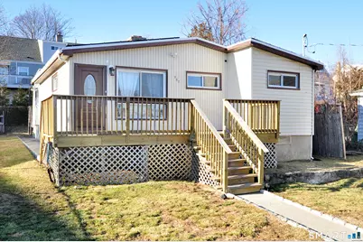 207 Hillcrest Road, Bridgeport, CT 06606 - Photo 1