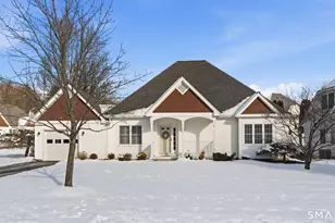 170 Thistle Pond Dr, Bloomfield, CT 06002 - Photo 1