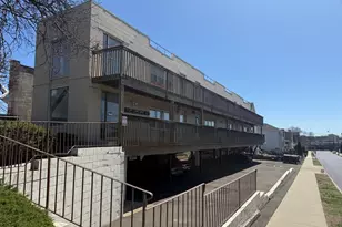 8 Wardwell St, Stamford, CT 06902 - Photo 1