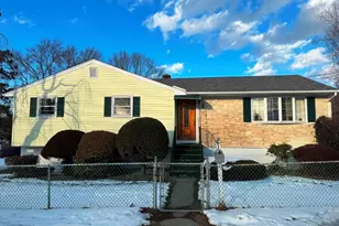 21 Blue Trail Dr, Waterbury, CT 06705 - Photo 1