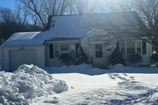 23 Pinewood Rd, Hamden, CT 06518 - Photo 1