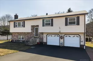 810 Roosevelt Dr, Derby, CT 06418 - Photo 1