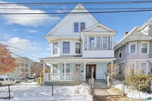 619 Brooks St, Bridgeport, CT 06608 - Photo 1