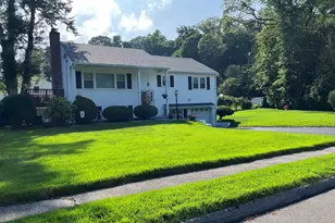 7 Lycett Ct, Norwalk, CT 06851 - Photo 1