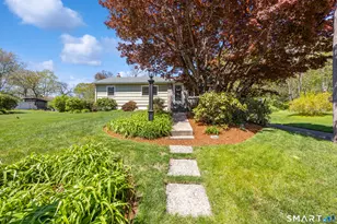 15 Country Dr, Norwich, CT 06360 - Photo 1